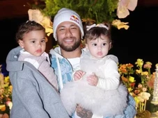 Imagem - Neymar reage com ironia a comentário sobre filhas Mavie e Helena: 'Vão ter que fazer força'