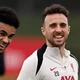Imagem - Jogador do Liverpool é criticado por faltar a funeral de Diogo Jota para ir em festa