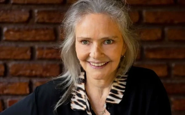 Angela Ro Ro