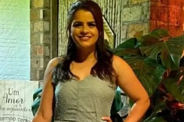 Edilaine de Jesus Silva da Luz por Reprodução