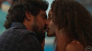 Ivan e Raquel viviam romance na novela por Reprodução