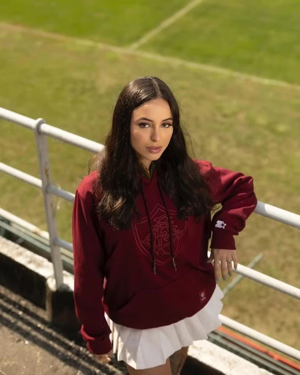 Luana Mandarino por Reprodução