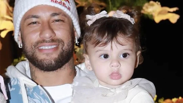 Neymar e Helena por Reprodução