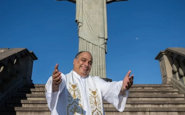 Padre Omar por Reprodução