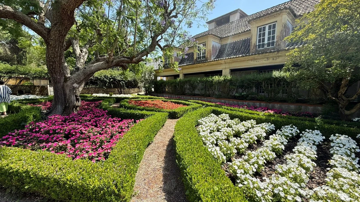 Vinícola José Maria da Fonseca tem jardim que impressiona por Fernanda Varela/CORREIO