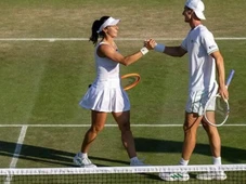 Imagem - Luisa Stefani vai à final de duplas mistas em Wimbledon e quebra tabu de 58 anos