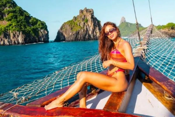 Anitta adere a dicas caseiras de beleza