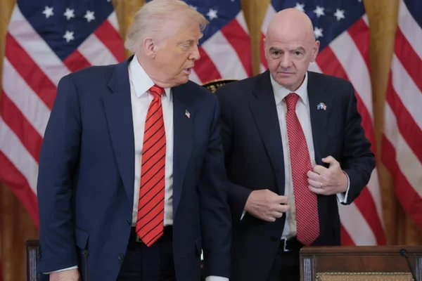Donald Trump e Gianni Infantino,