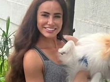 Imagem - Influenciadora abre vaga para dogsitter com salário de R$ 2,5 mil mas exigências chamam atenção