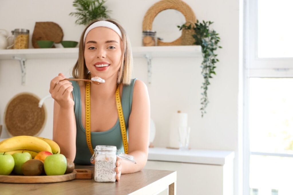Rica em proteínas e minerais, a chia aumenta a disposição para atividades físicas (Imagem: Pixel-Shot | Shutterstock)