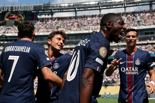 PSG goleia Real Madrid por 4 a 0 