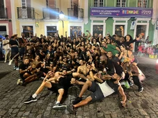 Imagem - A cada km, um bar: grupo de amigos mistura corrida e bebida e faz sucesso nas redes sociais