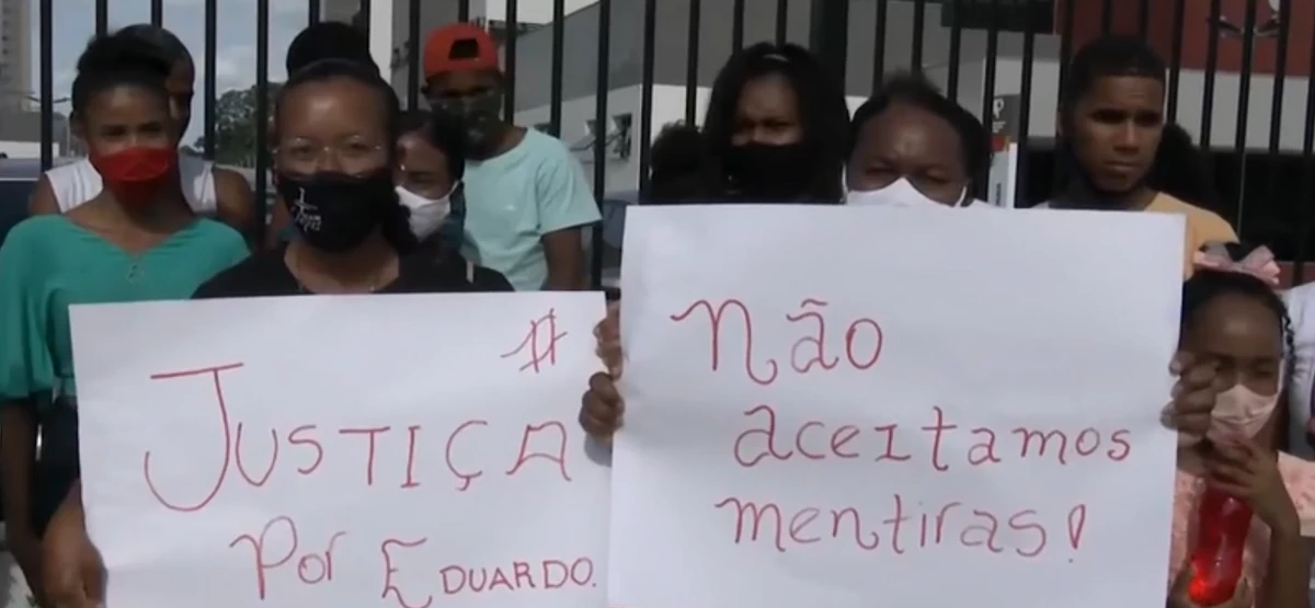 Alunos protestaram após o professor ser encontrado morto, em 2021 por Reprodução/TV Bahia