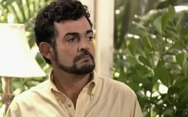 Buza Ferraz, intérprete do médico Marcos em 'História de Amor'