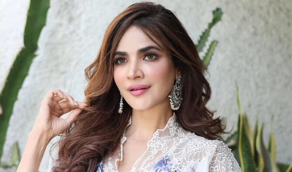 Humaira Asghar por Reprodução