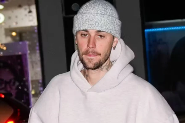 Justin Bieber anuncia álbum relâmpago