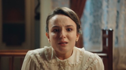 Larissa Manoela vive Estela em "Êta Mundo Melhor"  por Reprodução/Globoplay