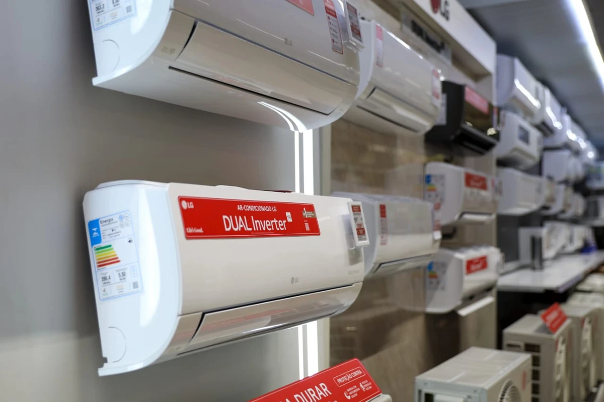 Para quem usa ar-condicionado, uma recomendação importante é optar por modelos inverter
