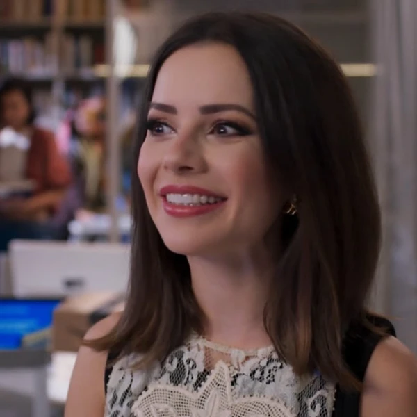 Sandy em participação na novela das 9, 'Vale Tudo' por Reprodução/TV Globo 