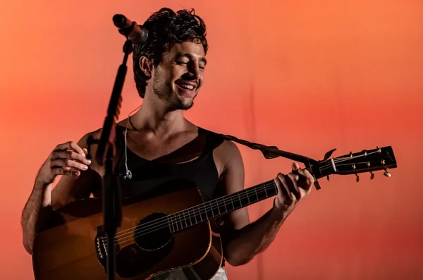 Tiago Iorc por Reprodução