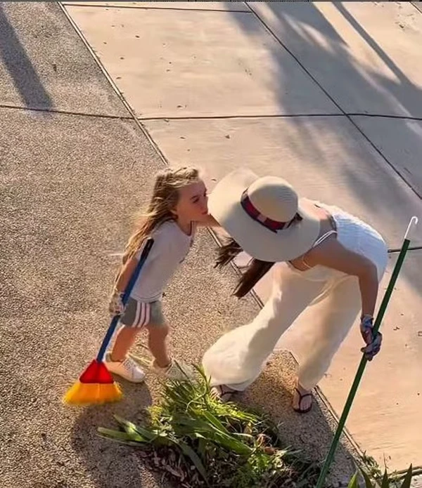 Heloisa e a filha Georgia por Reprodução