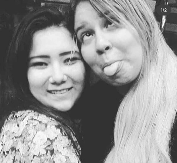 Marília Mendonça com a fã, Bruna por Reprodução