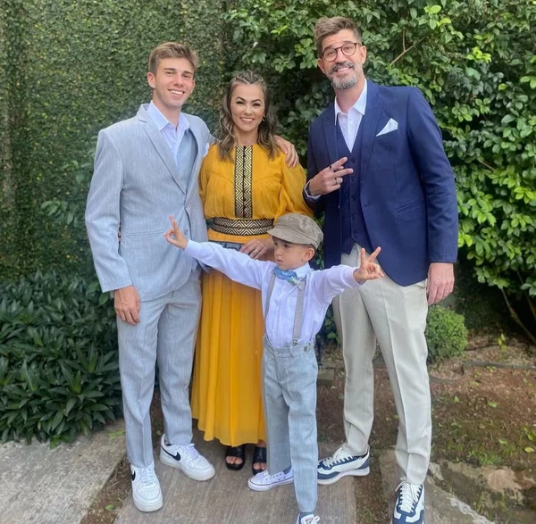 Suzana Alves e família por Reprodução