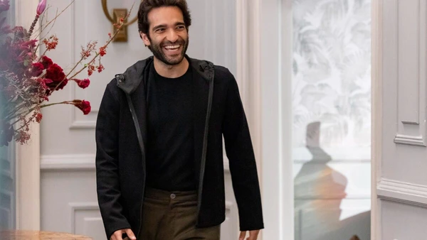 Afonso chega de surpresa na mansão por Reprodução