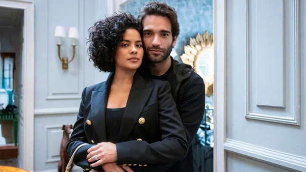 Casal volta de temporada em Paris por Reprodução