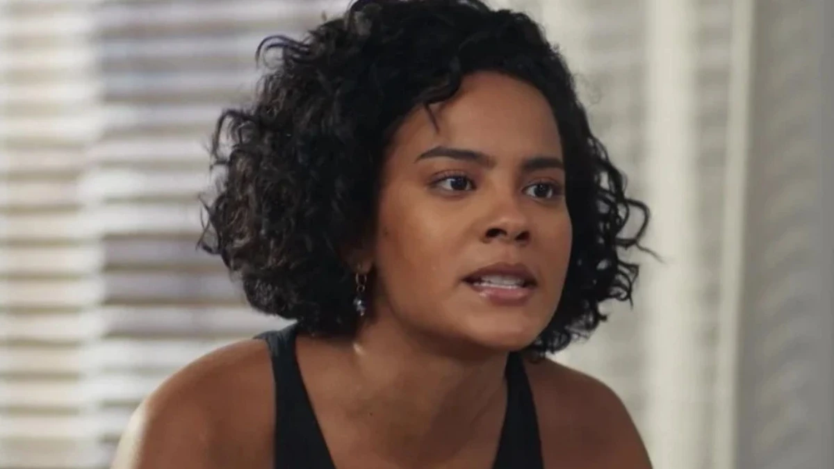 Fátima fica nervosa ao saber que Solange carrega dois bebês na barriga por Reprodução