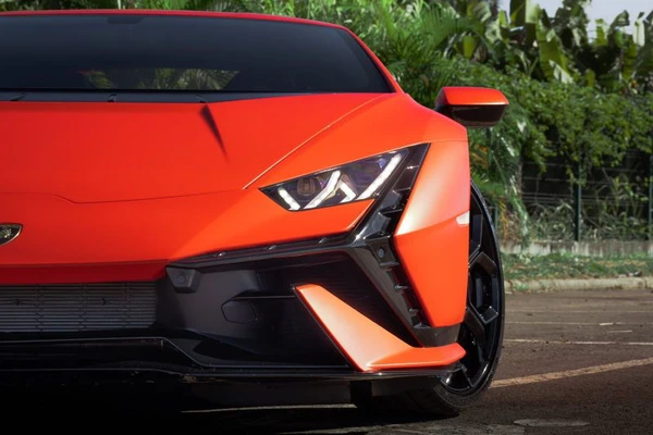 Lamborghini apreendida com rifeiro vai a leilão por Divulgação