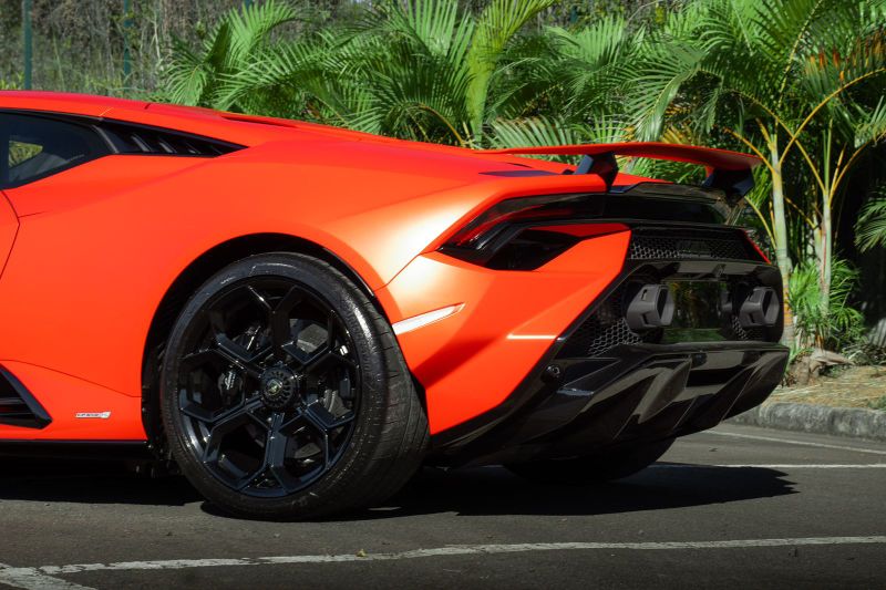 Lamborghini apreendida com rifeiro vai a leilão por Divulgação