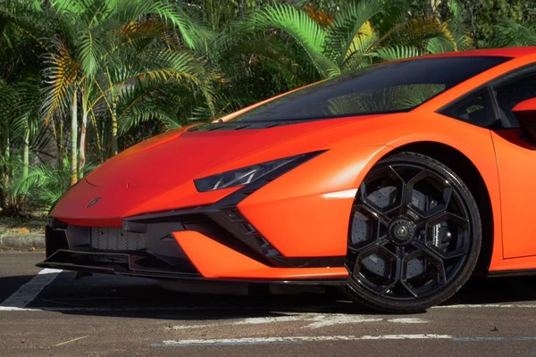 Lamborghini apreendida com rifeiro vai a leilão por Divulgação