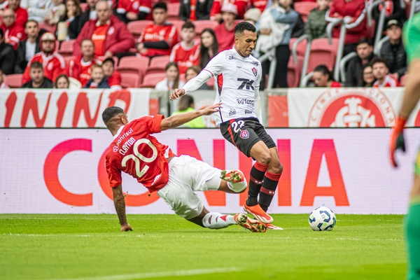 Vitória enfrentou o Internacional no Beira-Rio