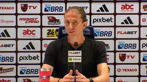 Filipe Luís durante coletiva após partida do Flamengo contra o São Paulo
