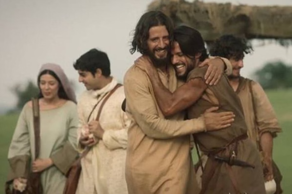 "The Chosen" (5ª Temporada) - Série - Disponível a partir deste domingo (13) no Prime Video: Essa promete ser a fase mais intensa da série. Intitulada "A Última Ceia", a nova temporada mergulha dos momentos mais complexos da história de Jesus Cristo. Após desafiar o significado tradicional do festival religioso judaico, líderes e políticos vão conspirar para encerrar a trajetória do messiânico. por Divulgação