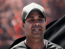 Imagem - Vitória demite Laelson Lopes e acerta retorno de Rodrigo Chagas para a base