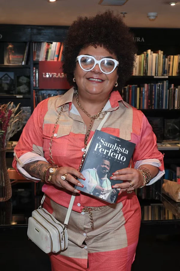 Babi Cruz em lançamento de biografia no último dia 8