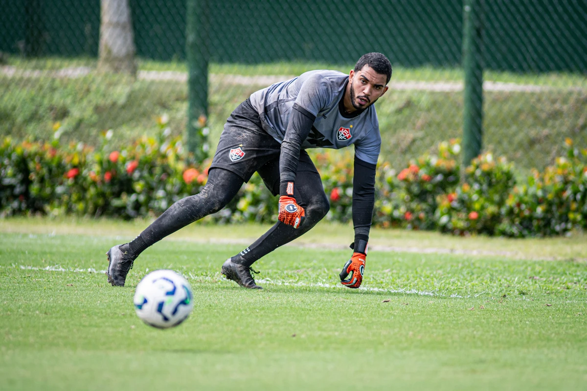 Elenco do Vitória treinando para a partida contra o Botafogo  por Victor Ferreira/EC Vitória 