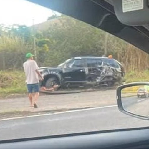 Fabiano capota carro após show e assusta fãs por Reprodução