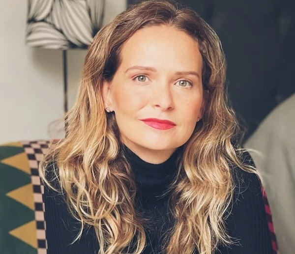 Fernanda Rodrigues  por Reprodução