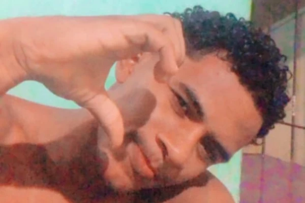 João Vitor, de 23 anos, é procurado pela família por Acervo pessoal