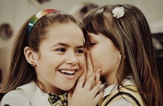 Larissa Manoela (Maria Joaquina) e Maisa (Valéria) em Carrossel  por Reprodução/Redes Sociais 