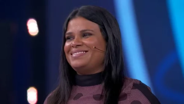 Mulher perde R$ 1 milhão ao errar última pergunta no 'Quem Quer Ser um Milionário?' por Reprodução 