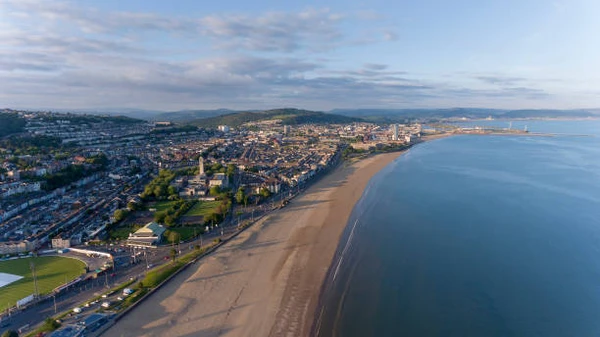 Swansea, na Inglaterra por Divulgação