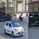 Imagem - Caminhão atropela motociclista em acidente na Bahia; veja vídeo