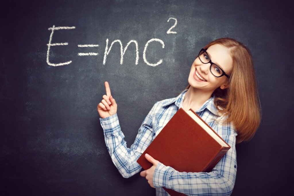 Associar fórmulas a histórias ou músicas é uma boa estratégia para fixar conteúdos complexos (Imagem: Evgeny Atamanenko | Shutterstock)