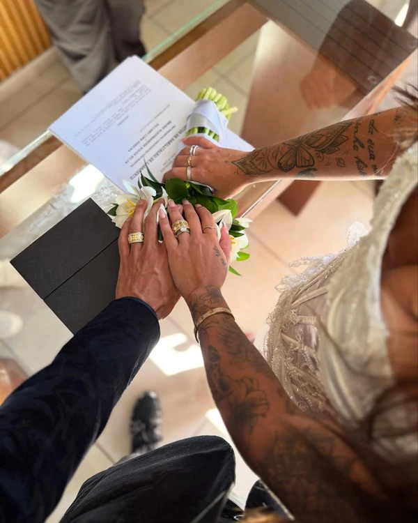 Influenciador é acusado de pegar joias de convidados durante a festa por Reprodução/Instagram