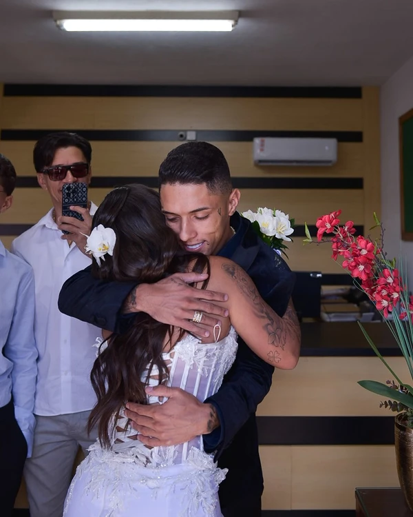 Influenciador é acusado de pegar joias de convidados durante a festa por Reprodução/Instagram