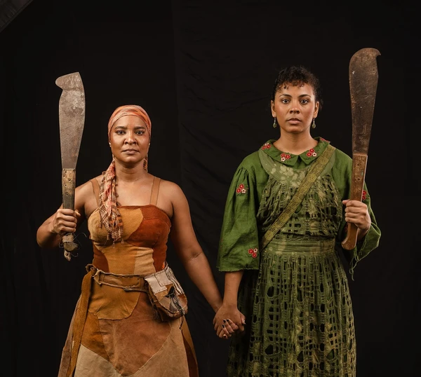 Larissa Luz e  Bárbara Sut, que faz Belonísia por Divulgação Caio Lírio